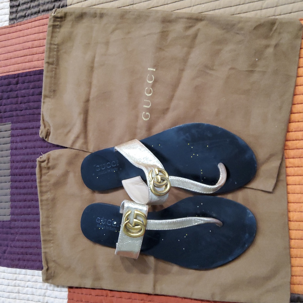 Gucci Women's Metallic Gold Sandals with 2 Dust Bags - Picture 14 of 14
